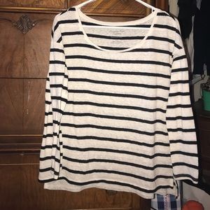 American Eagle favorite tee long sleeve