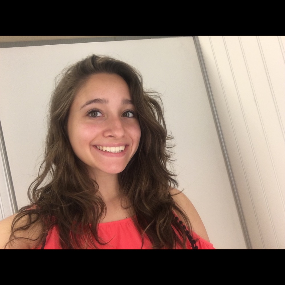 Meet your Posher, Carolina