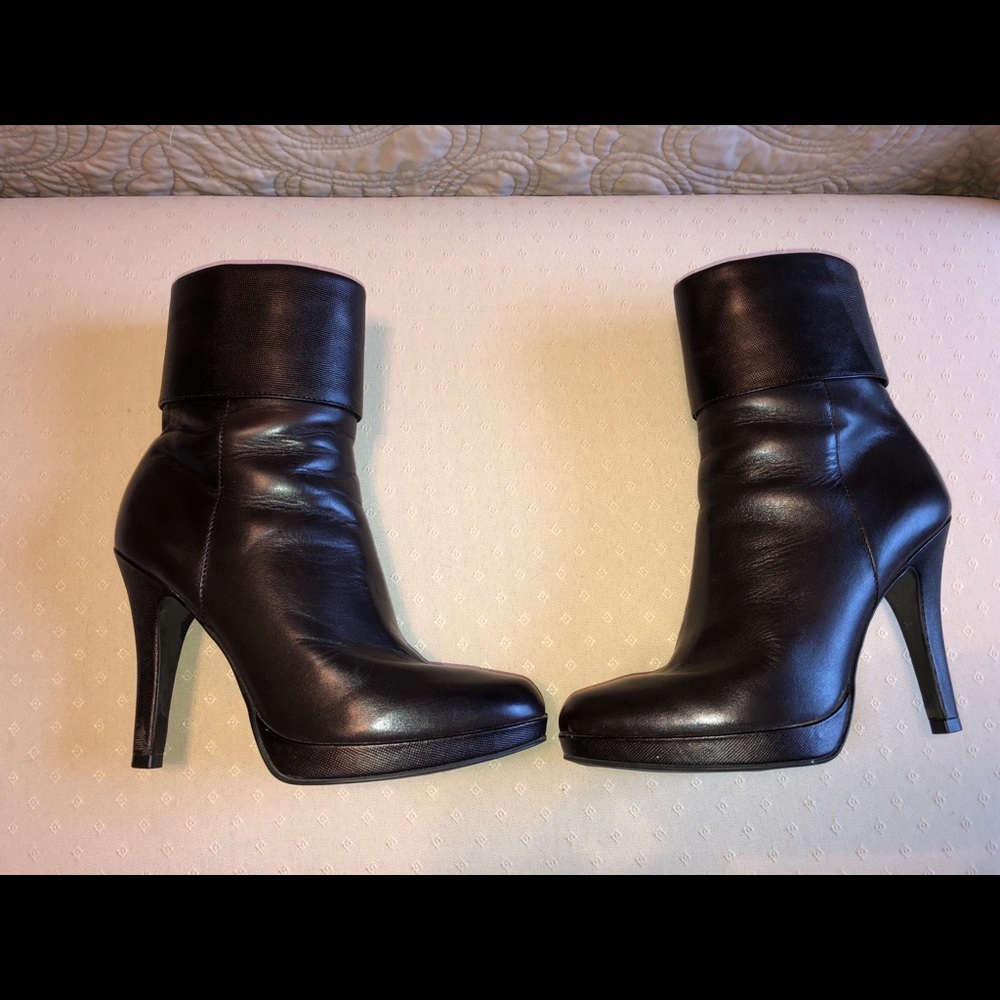 Gianni Bini brown boots size 6