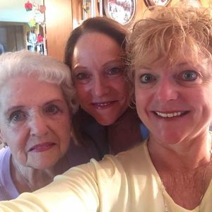 Meet your Posher, Lana