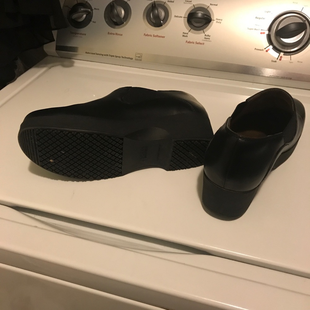 Women's Nurse Shoes