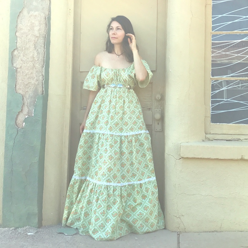 SOLD VTG Off the Shoulder Prairie Dress