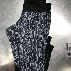 Nike Cropped Dri-Fit Leggings