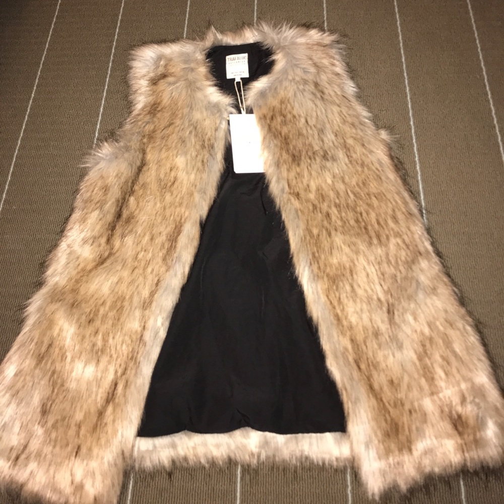 Zara faux fur vest size small