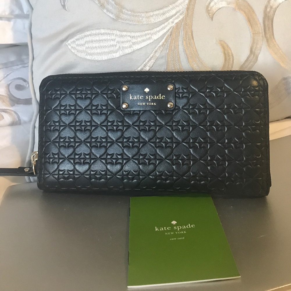 Black Kate spade quilted zippered wallet