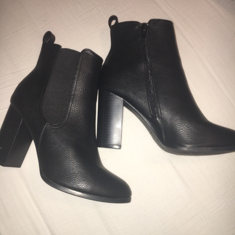 (SOLD) Black Leather Booties
