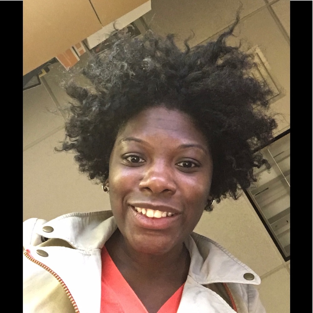Meet your Posher, Monique