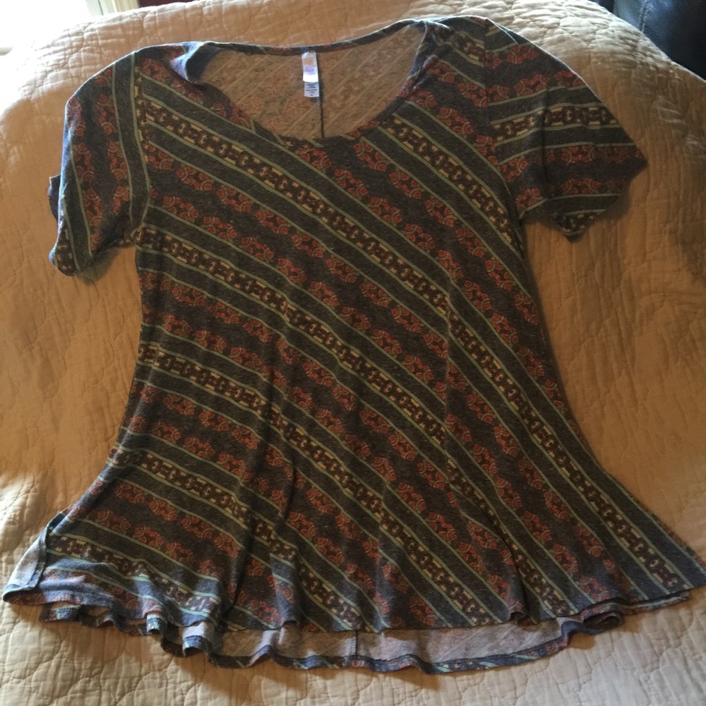 LulaRoe Perfect T size medium :)