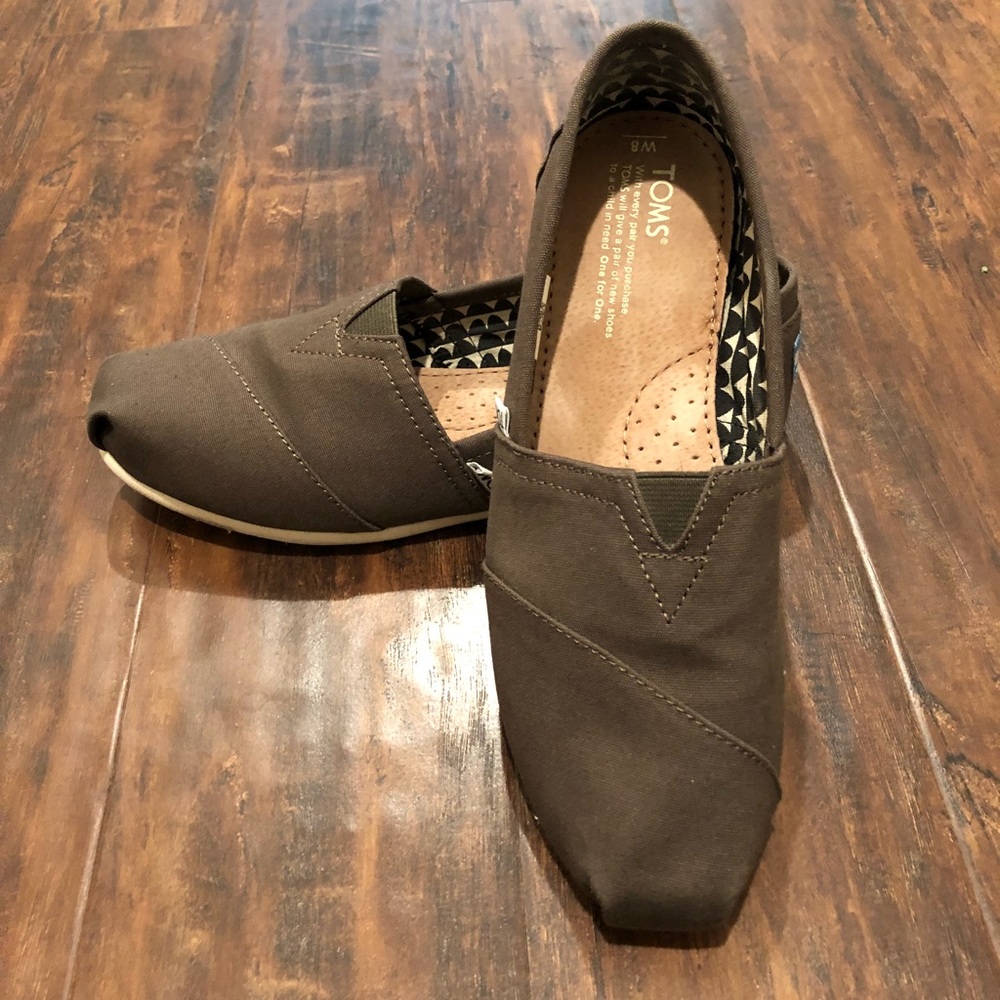 Classic Toms. Olive green. Gently worn.