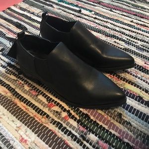 Black size 8 Chelsea Shoes