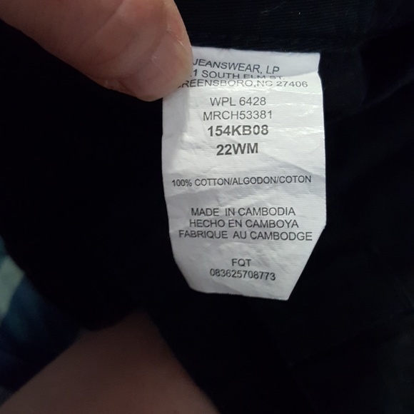 Women's shorts - Picture 2 of 4