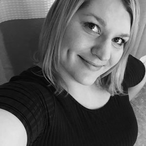 Meet your Posher, Courtney