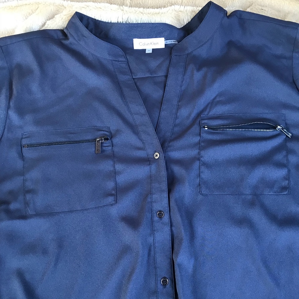 ☑️ NWT Grey Calvin Klein Blouse ☑️