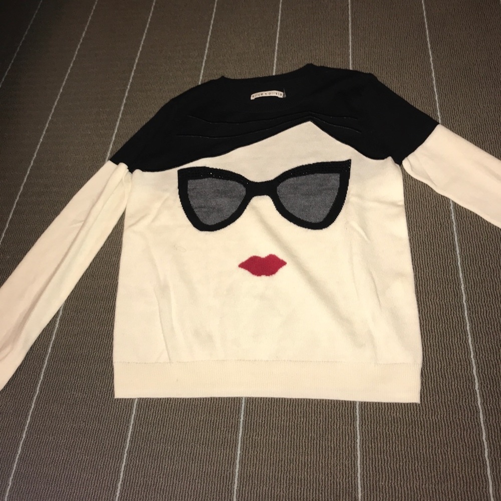 Alice and Olivia sweater size small
