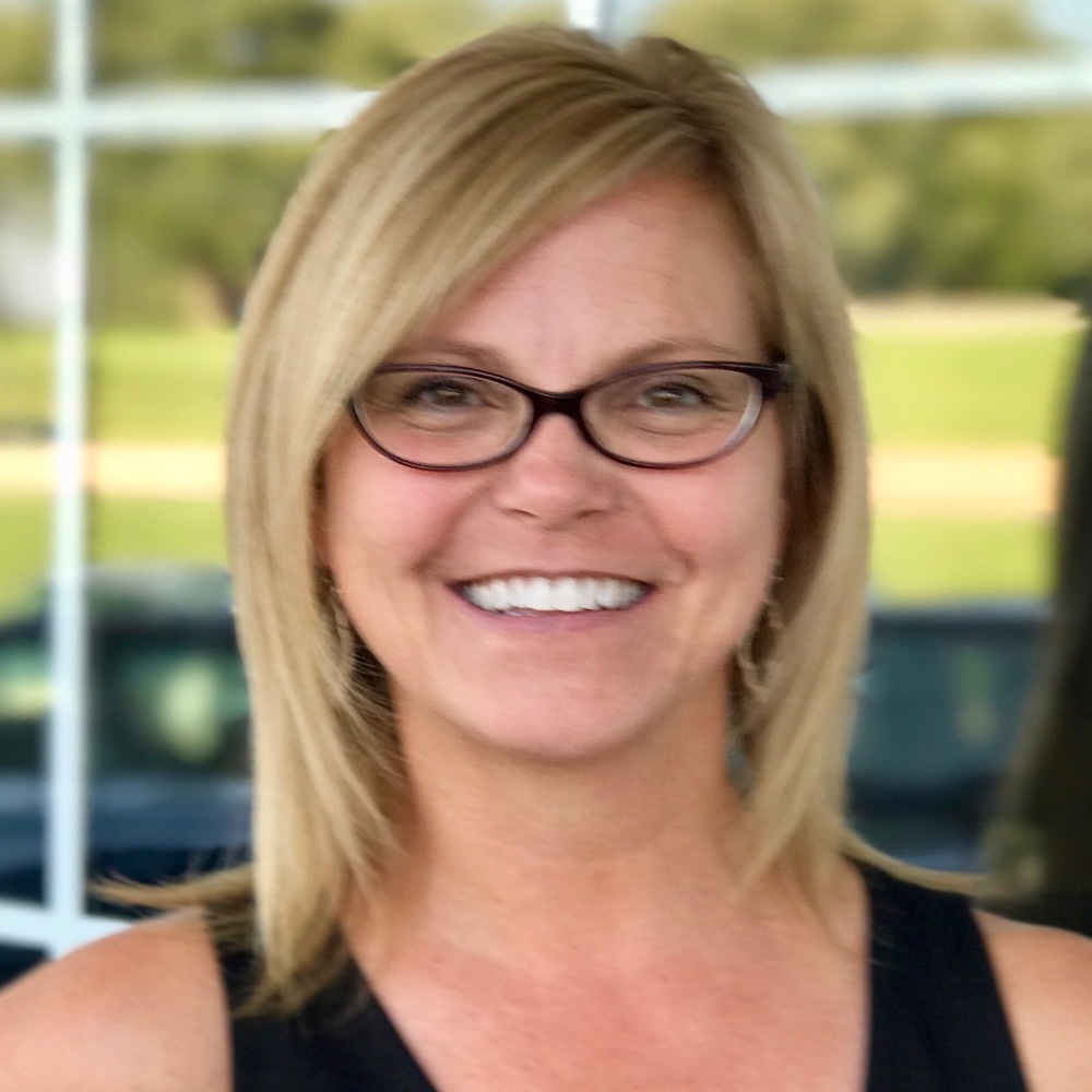 Meet your Posher, Larisa