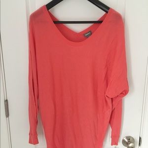 Neiman Markus brand light sweater size M