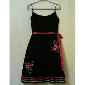 Flower Detail Embroidered Dress