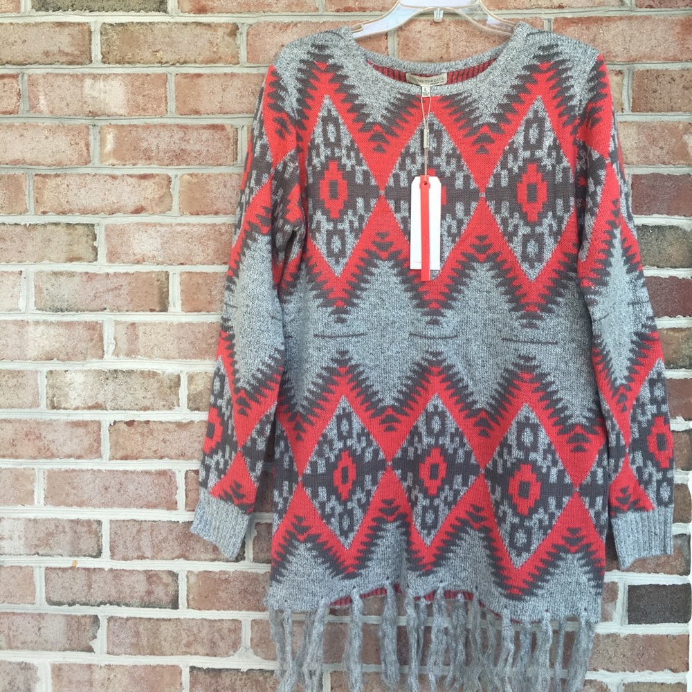 Gorgeous Aztec print tunic sweater w/ fringe Sz L
