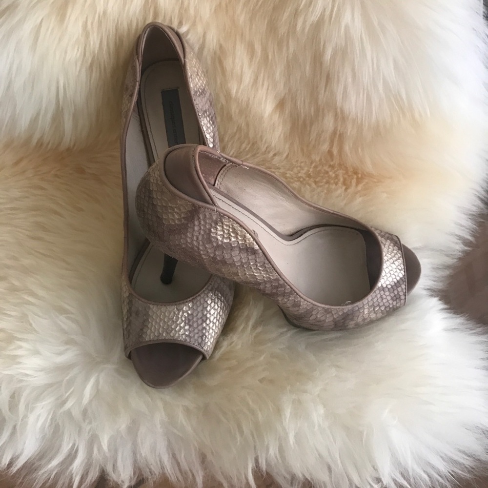 Classifies Entier platform heel