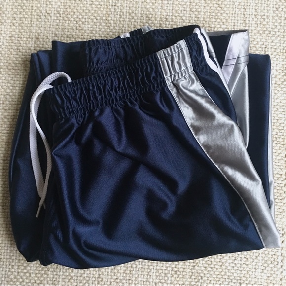 Vintage Nike track Pants - Picture 6 of 6