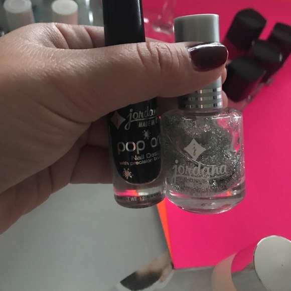 Nail Design - Picture 1 of 2