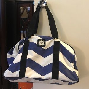 🌟 DONATING SOON 🌟 Roxy Weekender Bag!