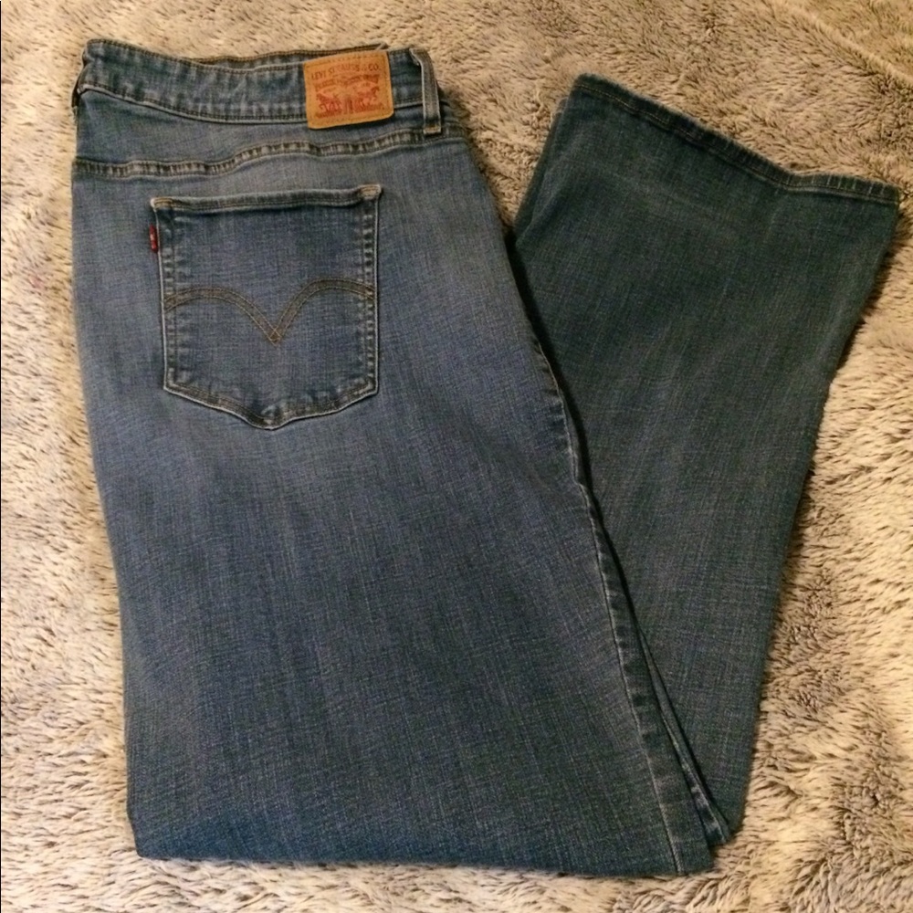 Levi’s women’s 415 relaxed Bootcut Good condition
