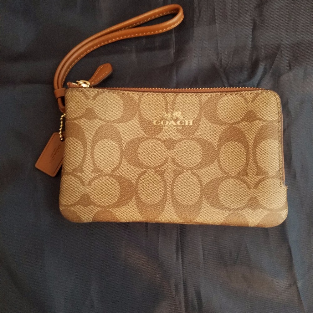Coach - Double Corner Zip Wristlet - New