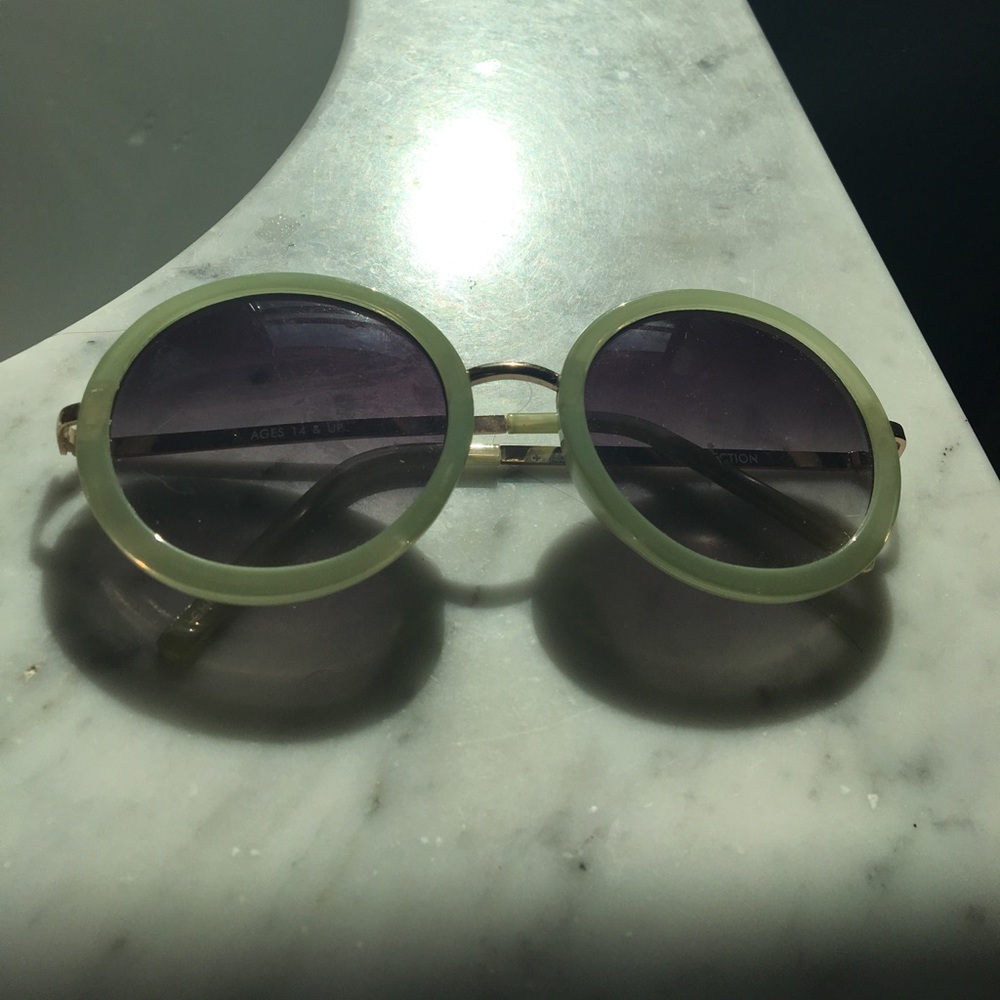Mint green sunnies