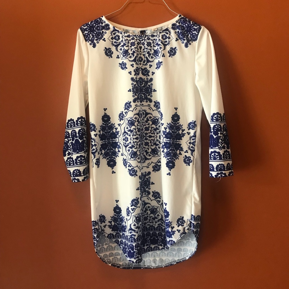 Adorable dress sz S 🔹🔷🔹