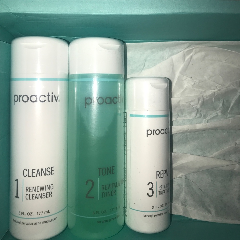 BRAND NEW proactiv kit