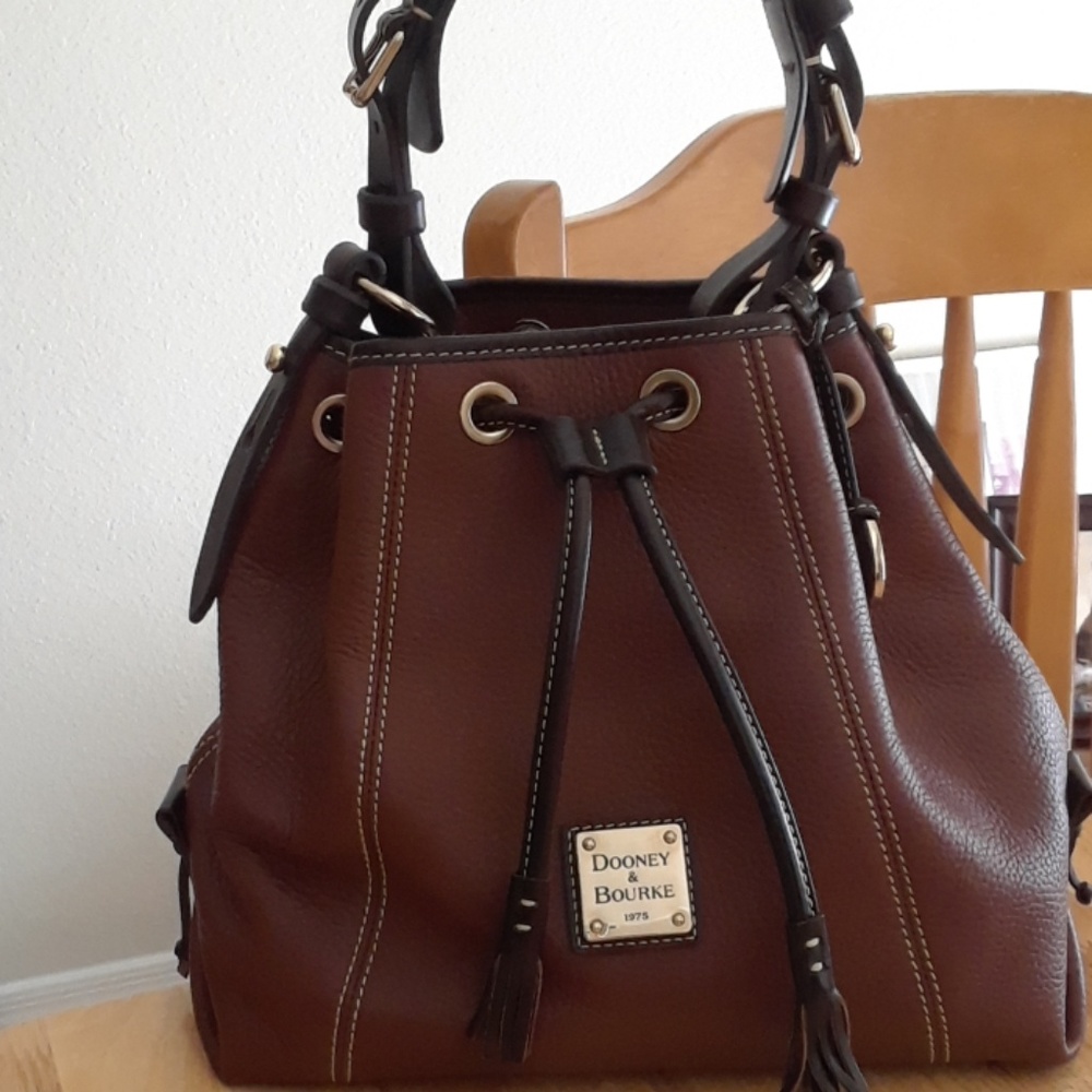 Vintage Dooney & Bourke drawstring handbag