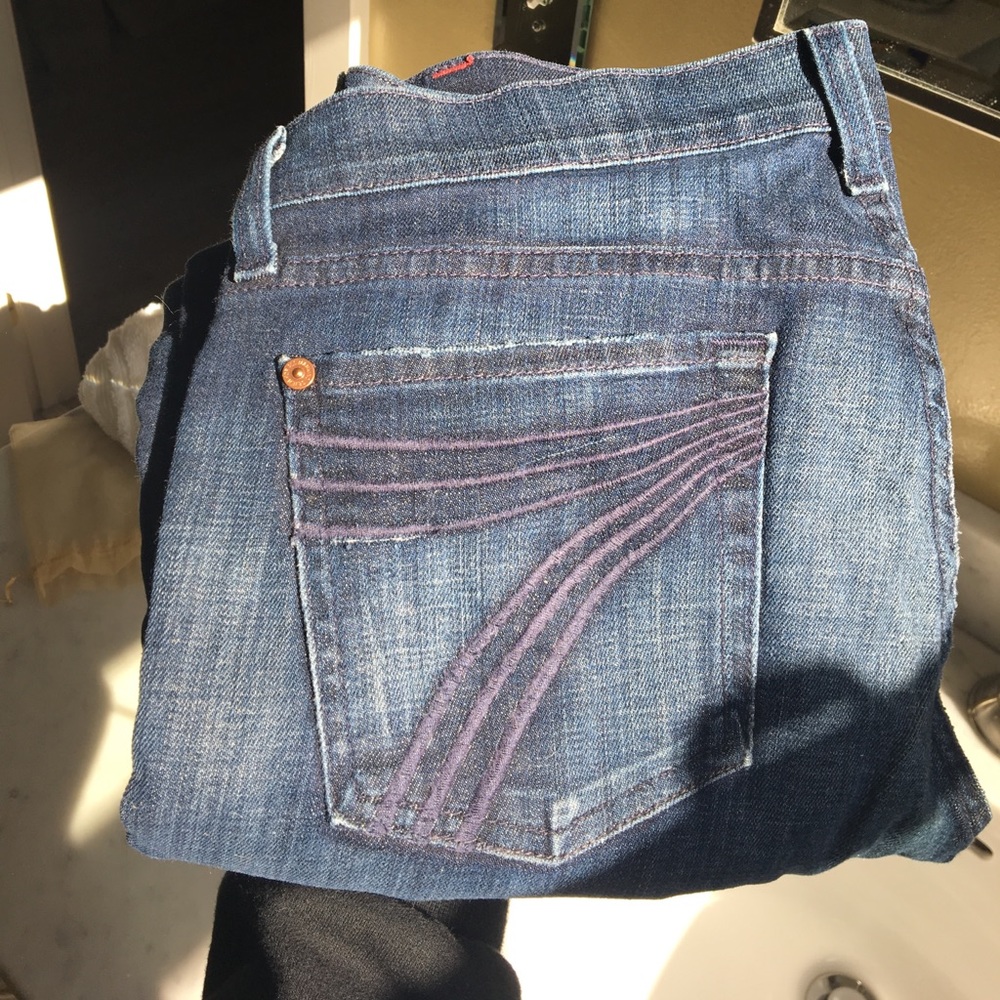 Dark wash "Dojo" 7 For All Man Kind capris