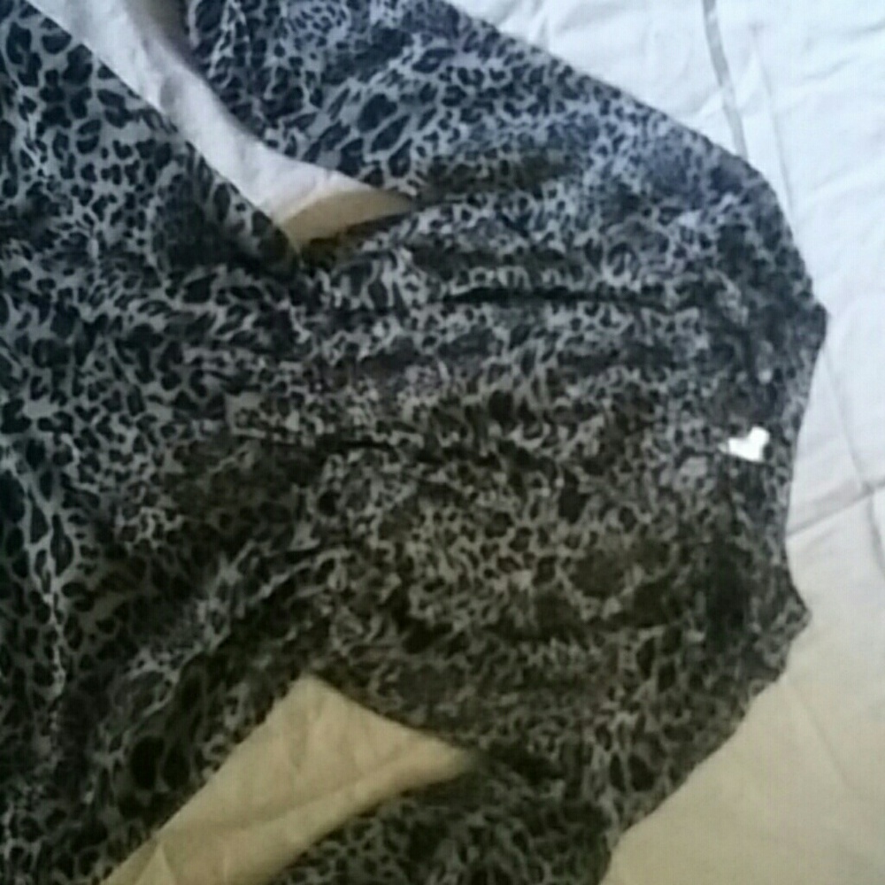 Cute cheeta print long sleeve.