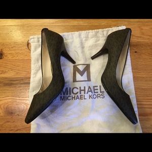 Michael Kors Flex pumps