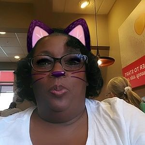 Meet your Posher, Antoinette