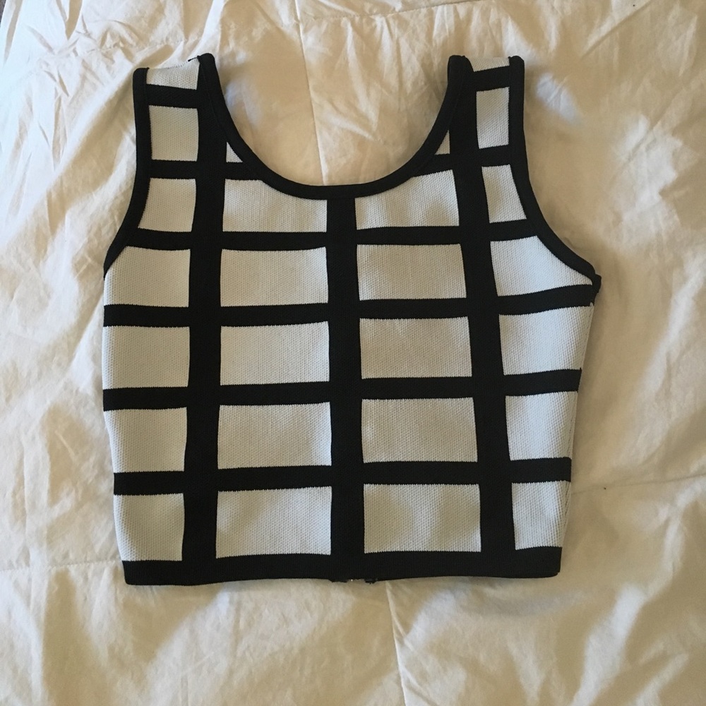 Caged Design Crop Top - Picture 1 of 2