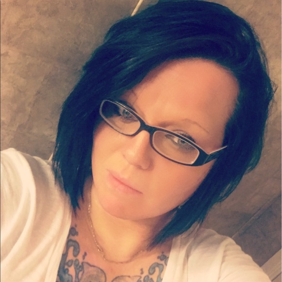 Meet your Posher, Beth - Picture 1 of 1