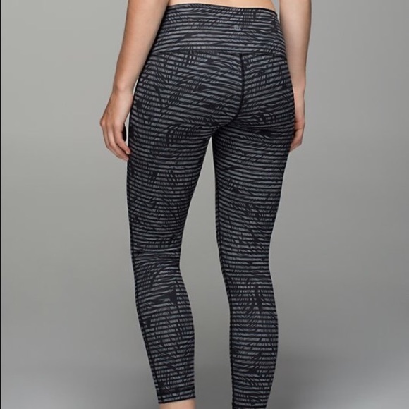 lululemon athletica Pants - SALE🎉Lululemon Highrise Luon Crops