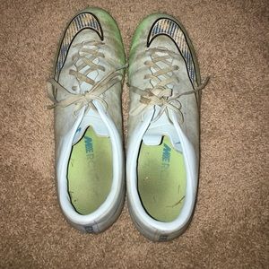 Nike cleats!!💙 REDUCED