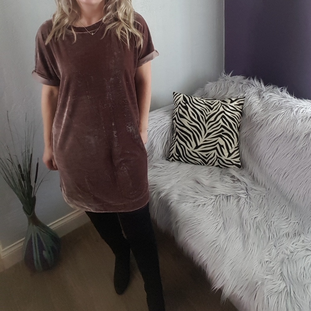 Baylee Velvet Dress