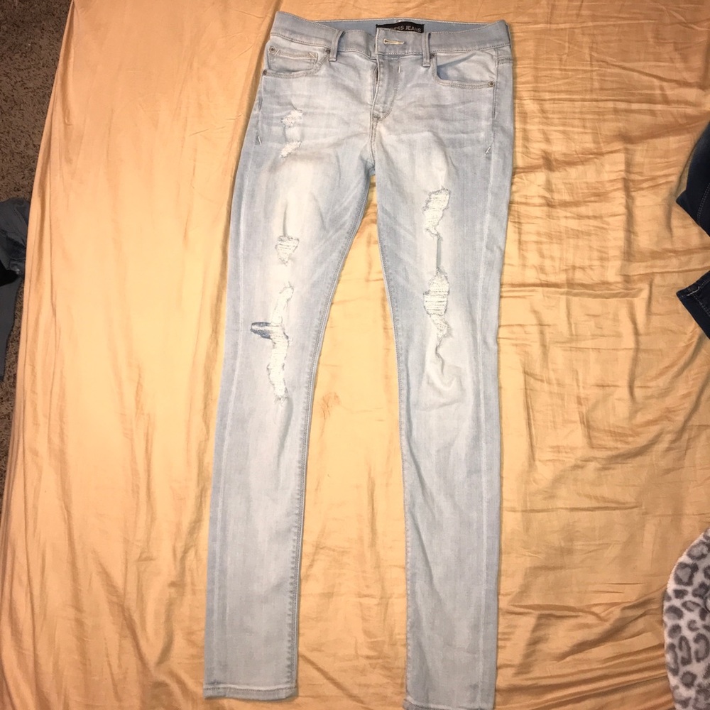 Light wash distressed Express Jeans