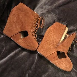 Jeffrey Campbell lace up wedges in camel.