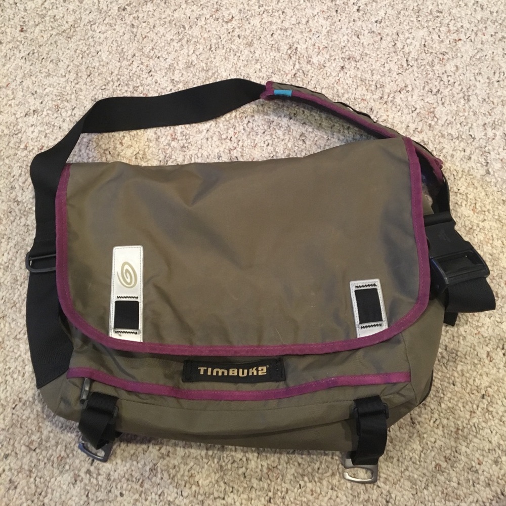 Timbuk2 messenger bag in great condition!