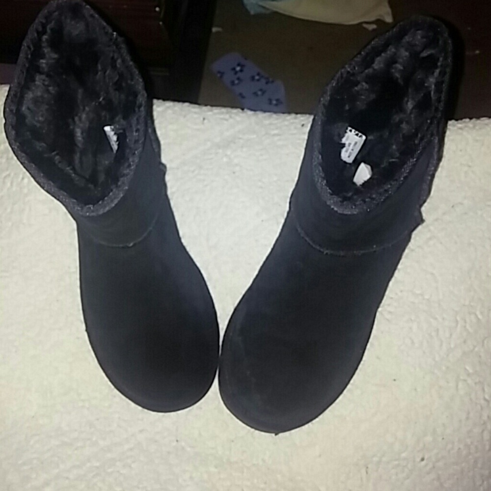 UGGS