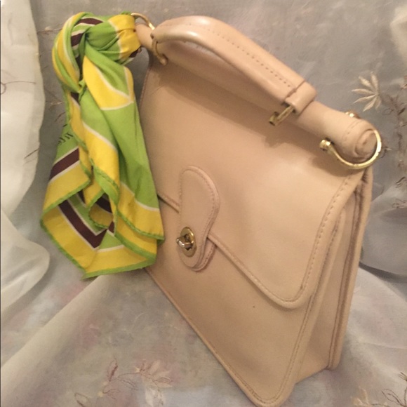 Vintage Hunters Club Handbag - Picture 3 of 8