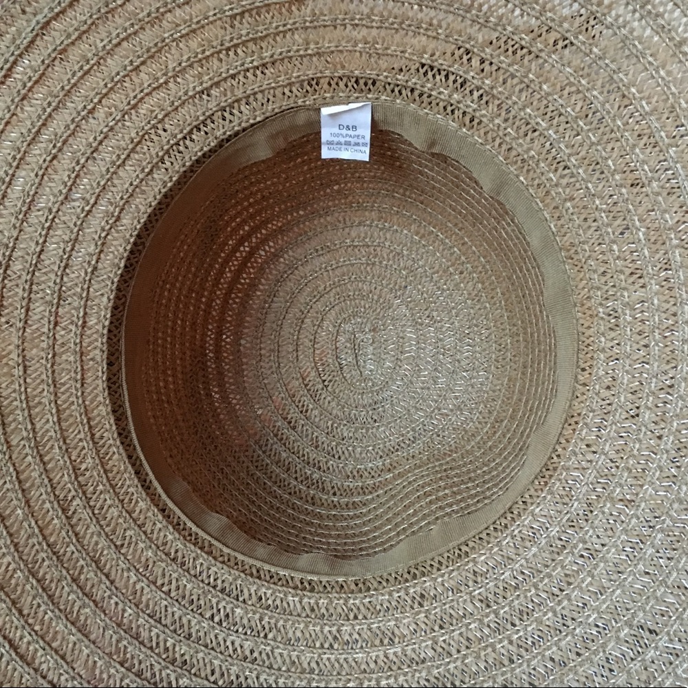 NWT Floppy Beach Hat 👒 - Picture 3 of 3