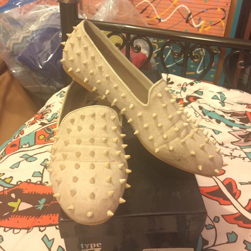 Type Z® Spiked Flats
