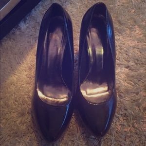 ❗️Red Bottom Pumps 👠