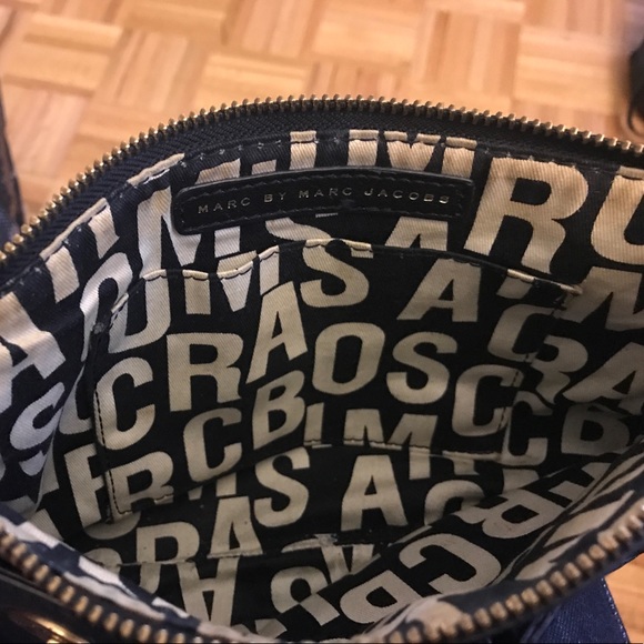 Marc Jacobs black leather crossbody bag - Picture 3 of 3